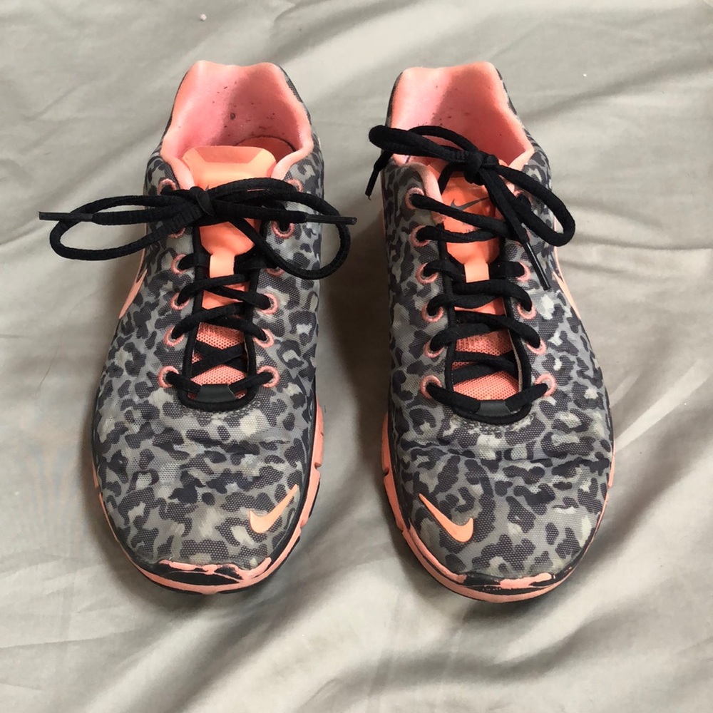 Running Shoes - Picture 2 of 4